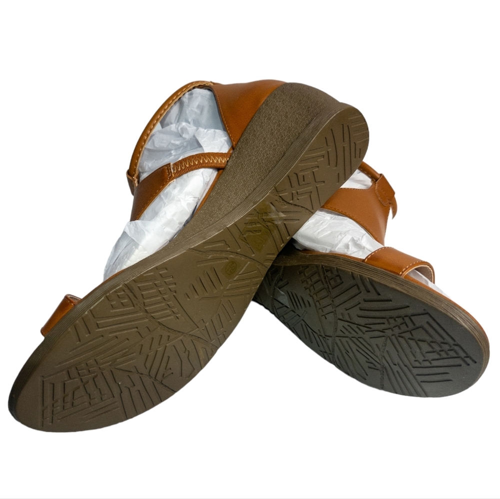 Journee Collection Trayle Wedge Sandal Brown 8.5 - Picture 12 of 12